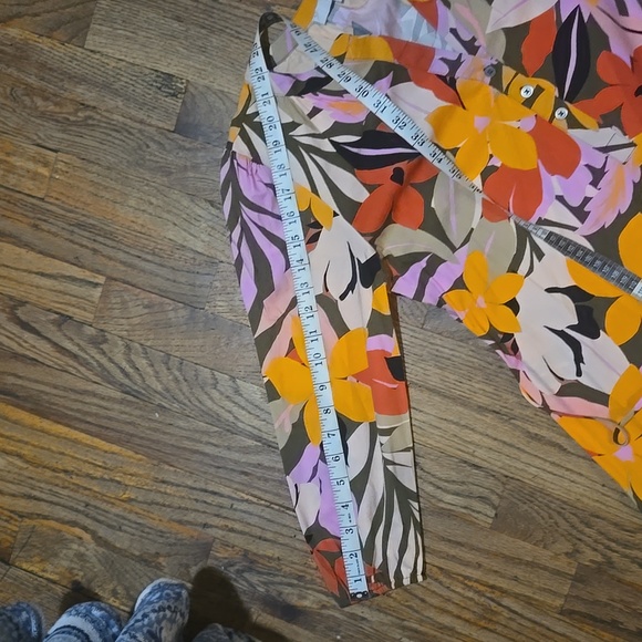 LOFT DRESS - Picture 7 of 8